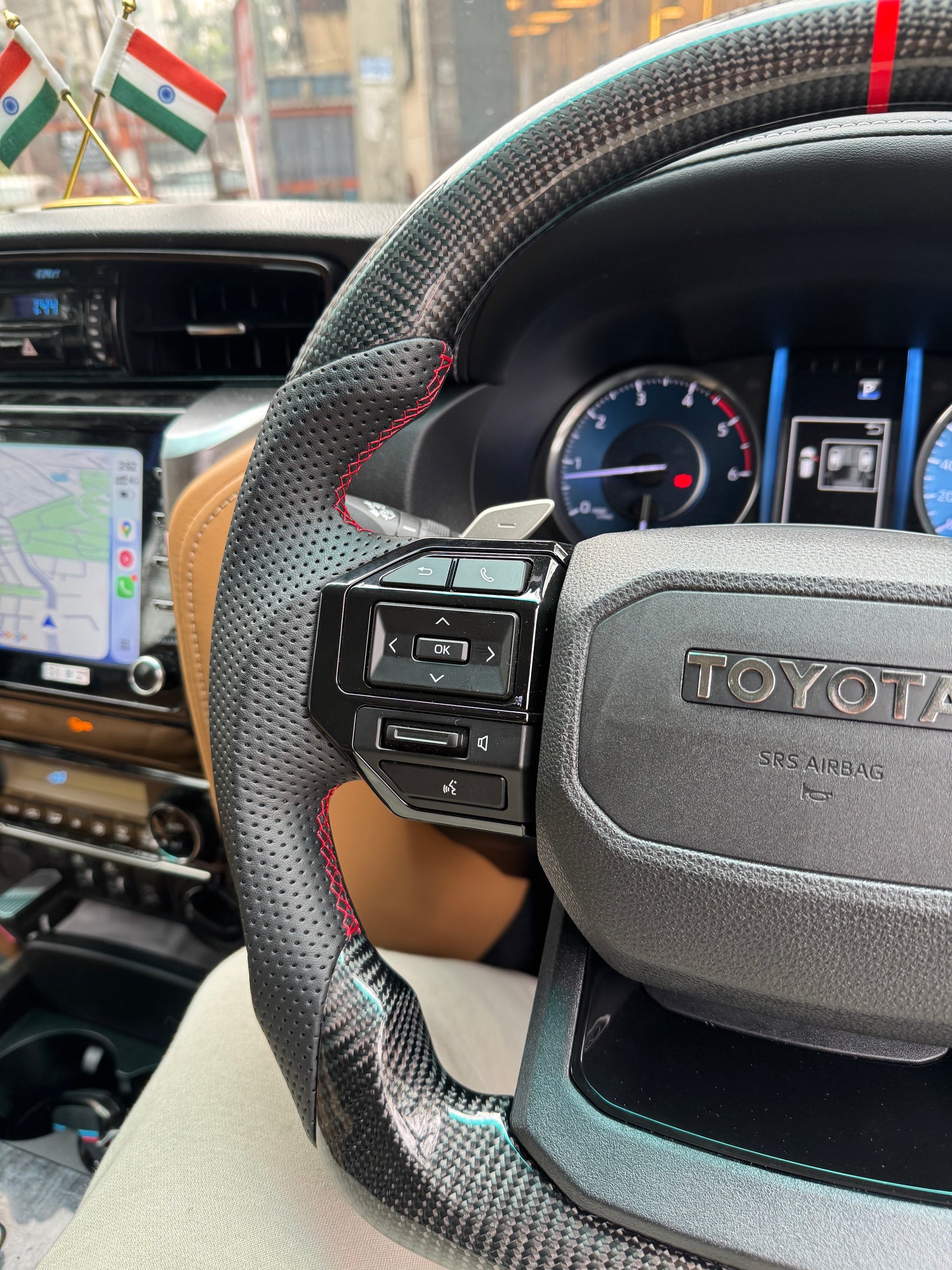 FORTUNER/HILUX/HYCROSS Aftermarket Real Carbon Fiber Steering Wheel (Paddle Shifters Spec)