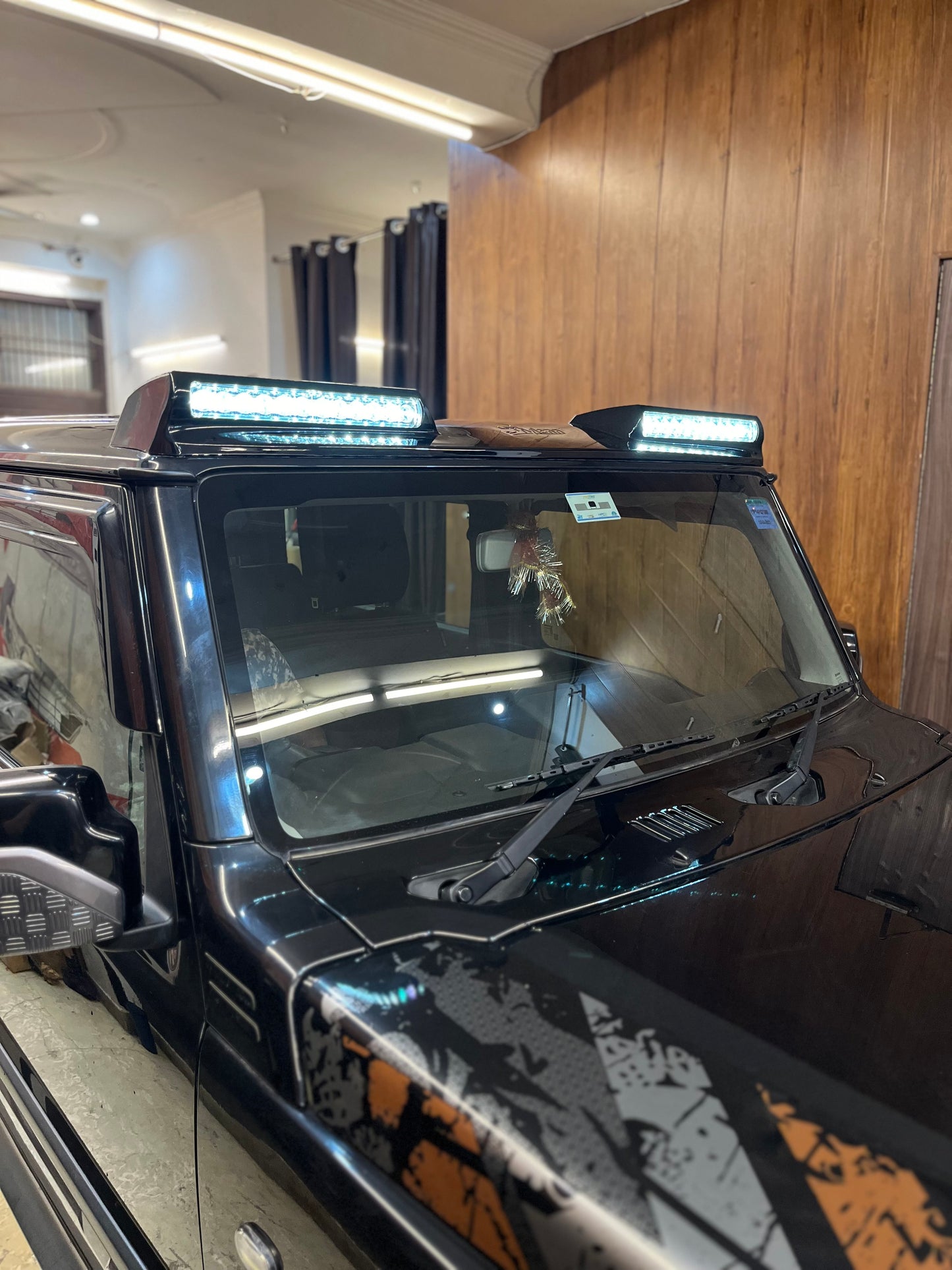 JIMNY Aftermarket G Wagon Inspired Roof LED Light Spoiler