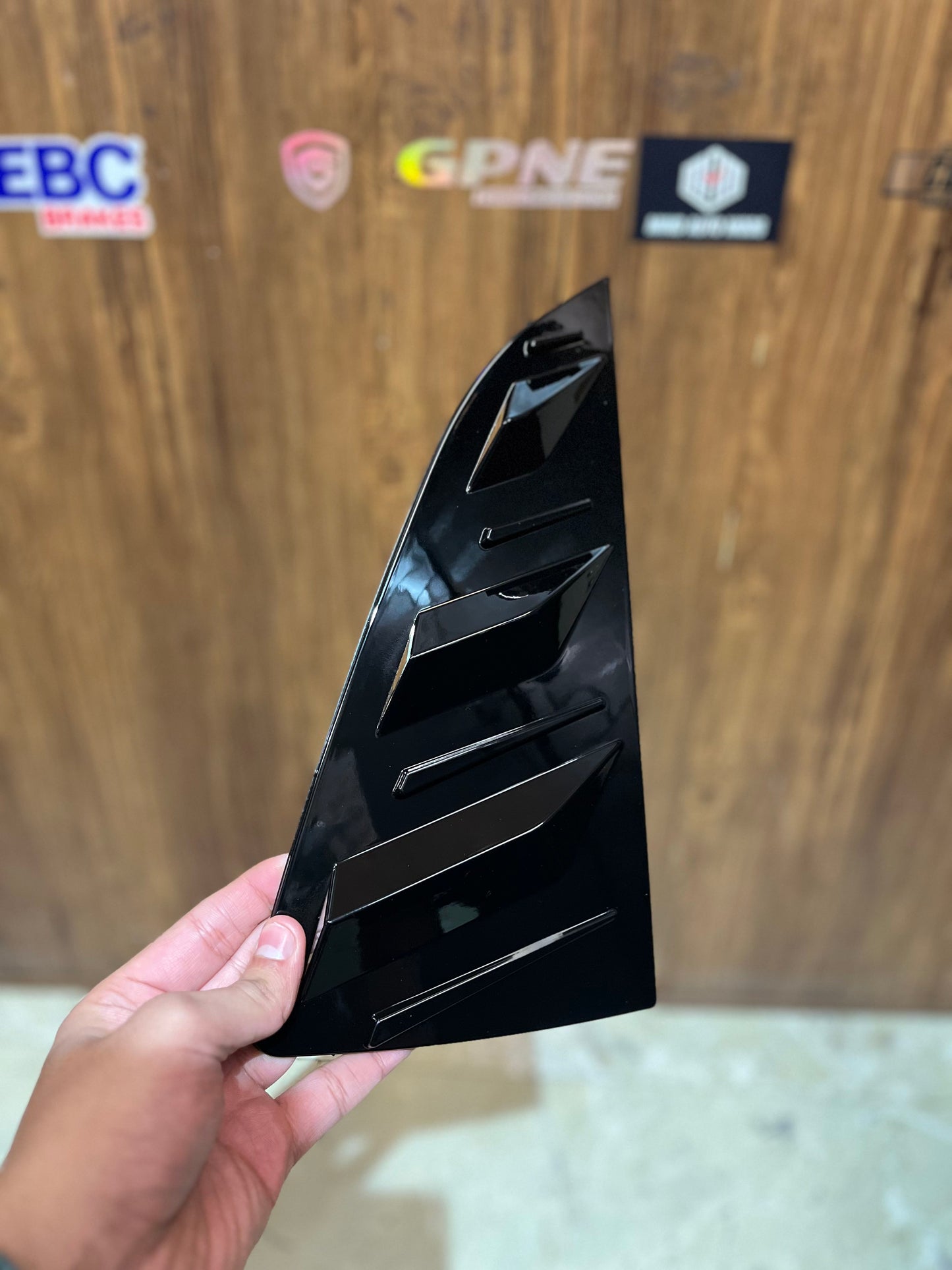 VW POLO LOUVER