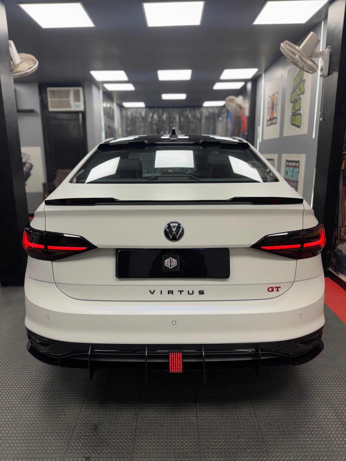 Universal F1 Style Light (Aftermarket Racing Rear Light)
